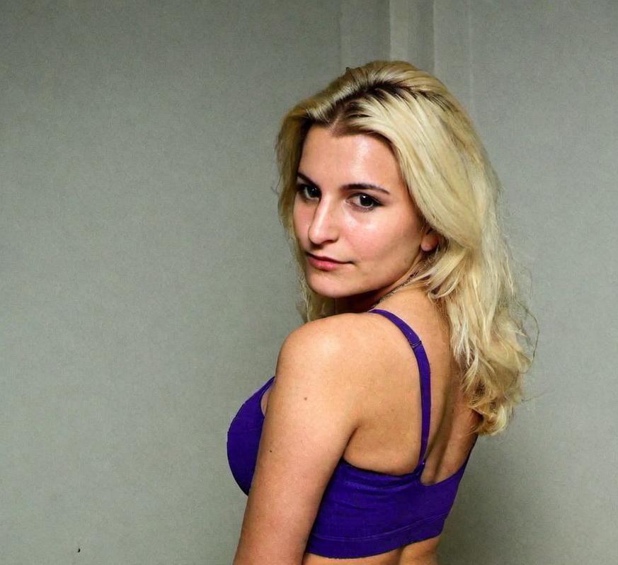 Vild blondin söker lekfull älskare genast